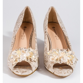 Elegantes zapatos de tacón beige de Shelovet 5