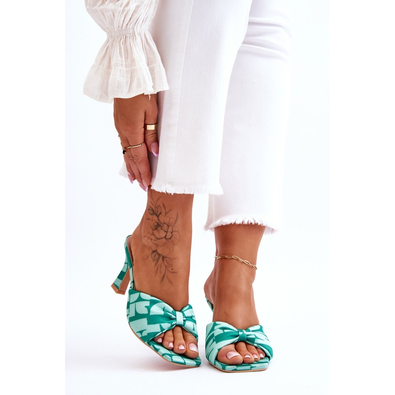 Tacones altos de moda en estampado Floria verde 1