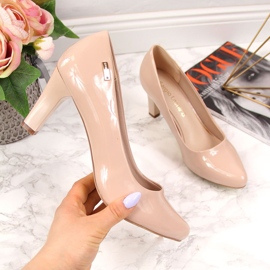 Salones de charol nude de Sergio Leone beige 1