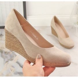 Zapatos de salón mujer cuña ante beige Potocki SZ12024 3