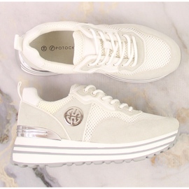 Zapatos deportivos de mujer en la plataforma blanco Potocki SZ12086 beige 7