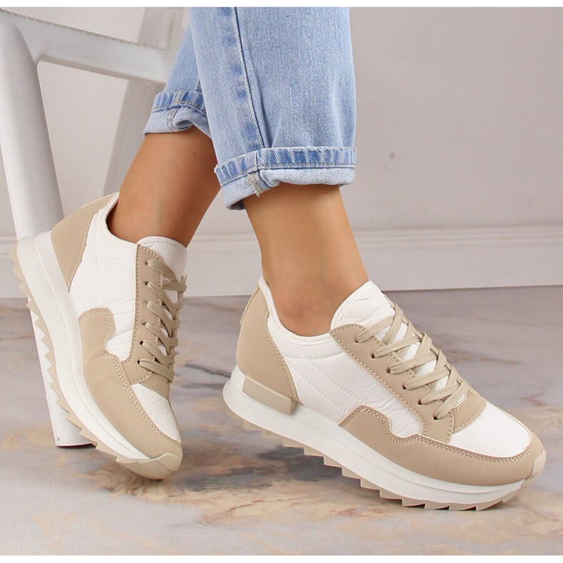 Calzado deportivo de mujer en la plataforma Potocki PY16021 beige 1 Calzado deportivo de mujer en la plataforma Potocki PY16021 beige 1