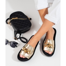 Cómodas zapatillas Shelovet de mujer doradas con cadena dorado 3