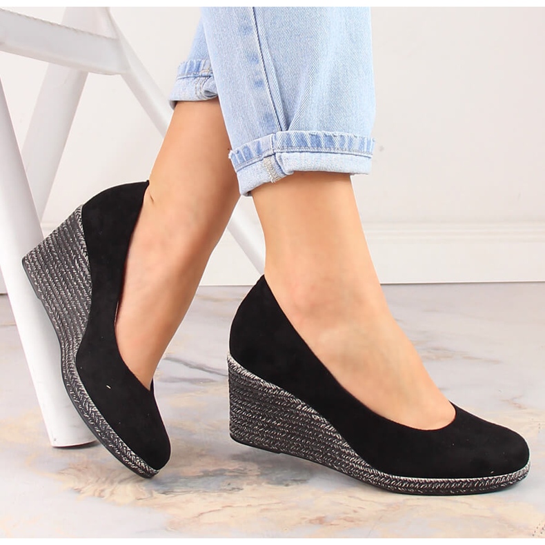 Zapatos de tacón de mujer en ante negro con cuña Potocki SZ12024 1