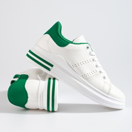 Zapatillas deportivas blancas en la plataforma Shelovet. blanco 4
