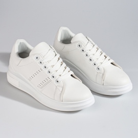 Zapatillas deportivas blancas en la plataforma Shelovet. blanco 5