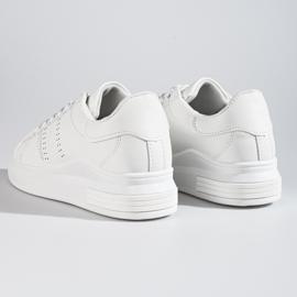 Zapatillas deportivas blancas en la plataforma Shelovet. blanco 6