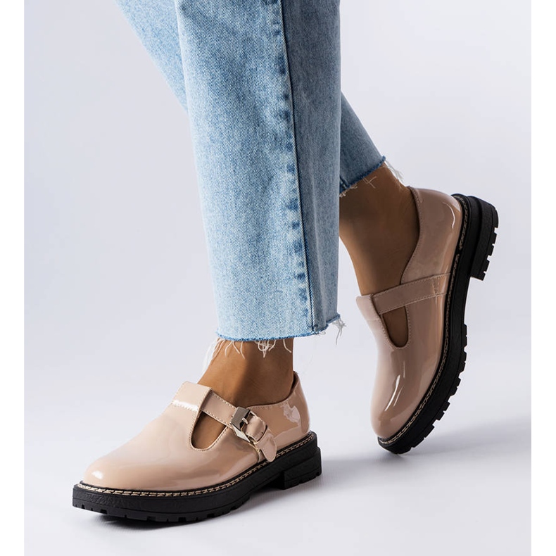 PA1 Zapatos lacados beige de Vaden 1