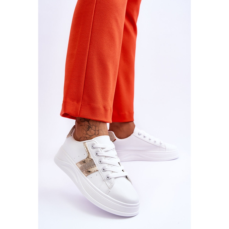 Sneakers Mujer Diahna Blanco y Dorado 2 Sneakers Mujer Diahna Blanco y Dorado 2