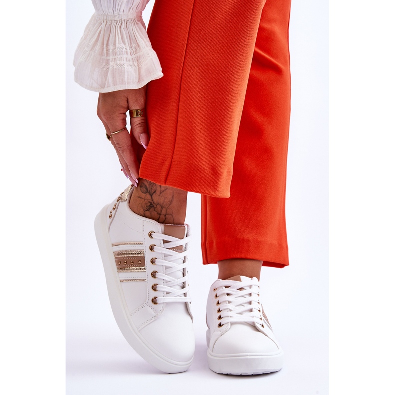 Deportivas De Mujer De Piel Con Tachuelas Dory Blanco Y Dorado 1 Deportivas De Mujer De Piel Con Tachuelas Dory Blanco Y Dorado 1