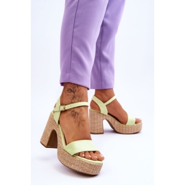 Cómodas Sandalias De Ante Con Tacón Grueso Verde Claro Elishia 2