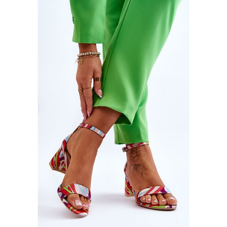 FB1 Sandalias de satén de tacón bajo con estampado en beige y azul Quincy marrón 1