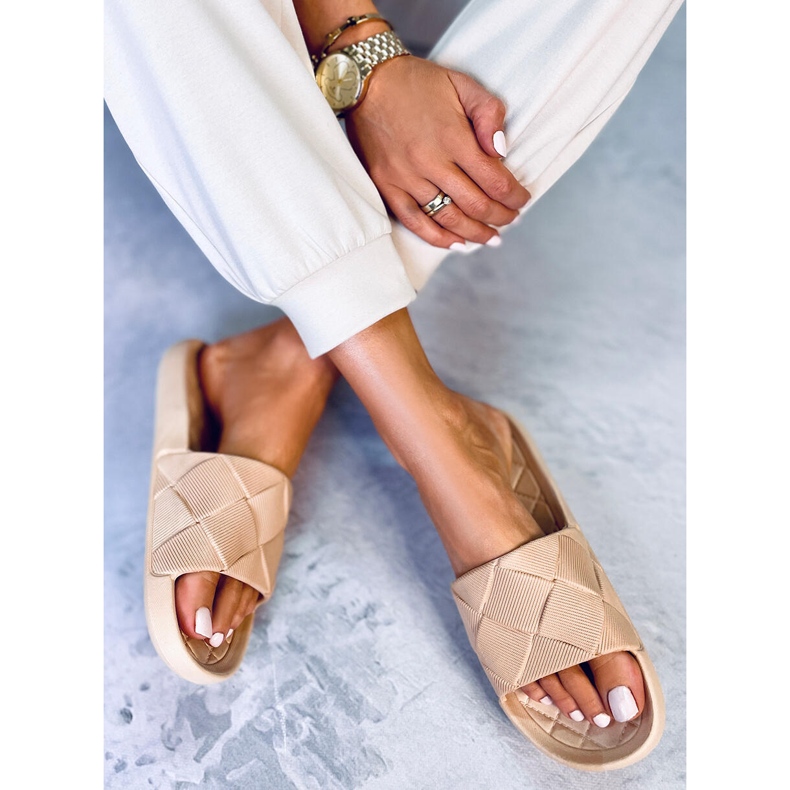 PA1 Chanclas Lottner Khaki de goma beige 2