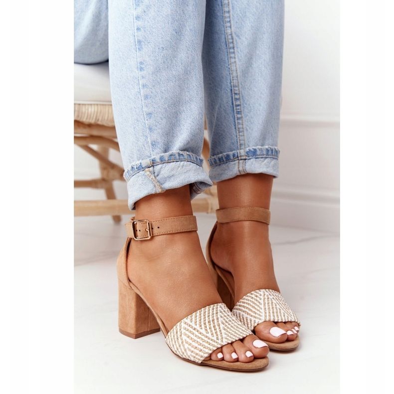 EVE Sandalias de luna de miel marrón claro con trenzado en una barra beige 4