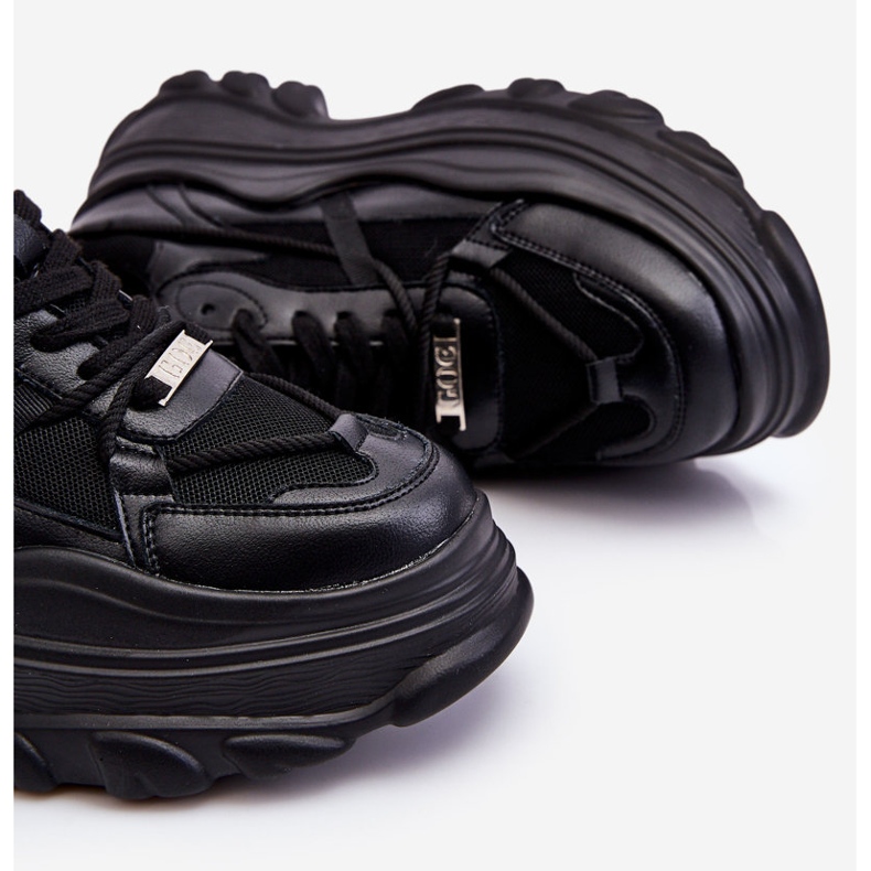 Zapatos Deportivos En Una Plataforma Masiva GOE LL2N4030 Negro 1