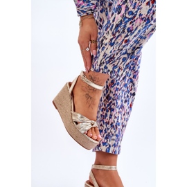 Sandalias con cuña de mujer Kendall en dorado 6