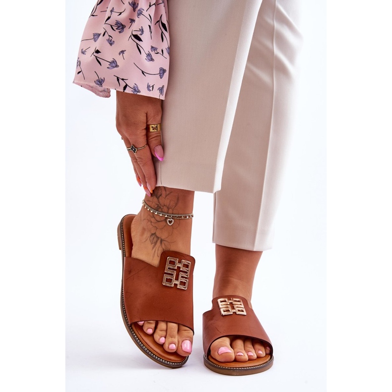 FJ1 Cómodas Pantuflas De Mujer De Moda Con Decoración Camel Ayanna marrón 1