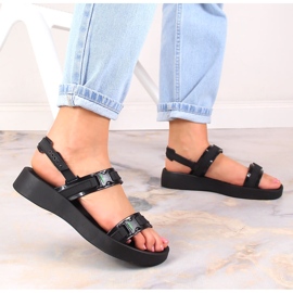 Cómodas sandalias deportivas de mujer perfumadas negras ZAXY Aventura Sandal HH285286 negro 3