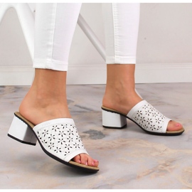 Rieker 64681-80 sandalias de mujer de piel caladas blancas con tacón blanco 2