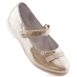 Bailarinas de niña lacadas con velcro dorado Kornecki 6493 1