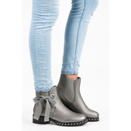Ideal Shoes Botines Chelsea Plateados Con Lazo gris 4