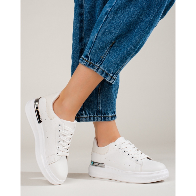 Zapatos deportivos de mujer en una plataforma alta Shelovet blanco. 1