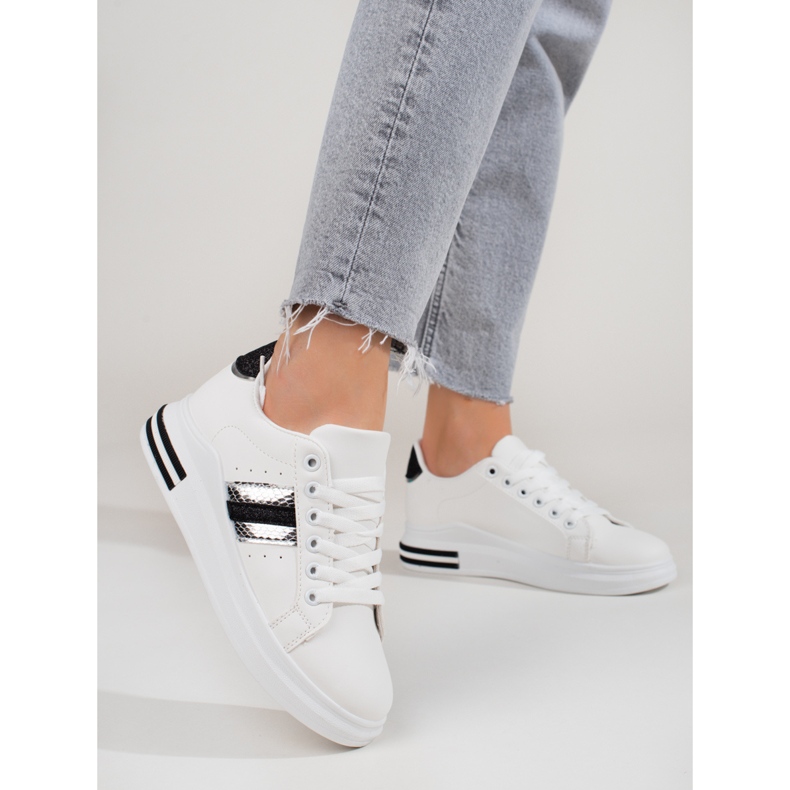 Zapatillas de deporte de mujer Shelovet en una plataforma alta blanca. blanco 1