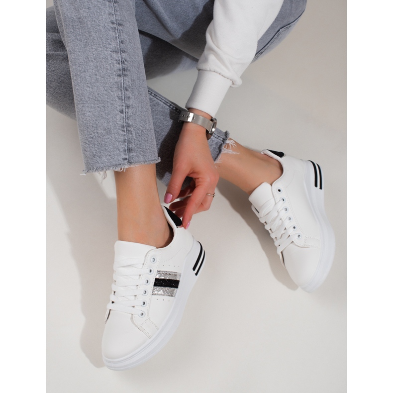 Zapatillas de deporte de mujer Shelovet en una plataforma alta blanca. blanco 2