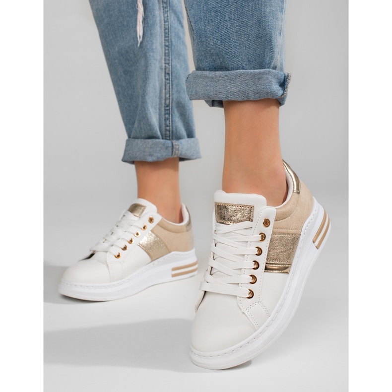 Zapatos de mujer con suela gruesa Shelovet blanco y beige. 1