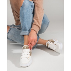 Zapatos de mujer con suela gruesa Shelovet blanco y beige. 3