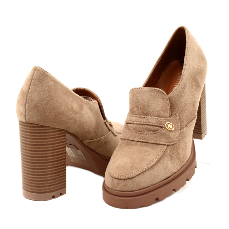 Evento Mocasines de moda en la plataforma y barra beige. 4