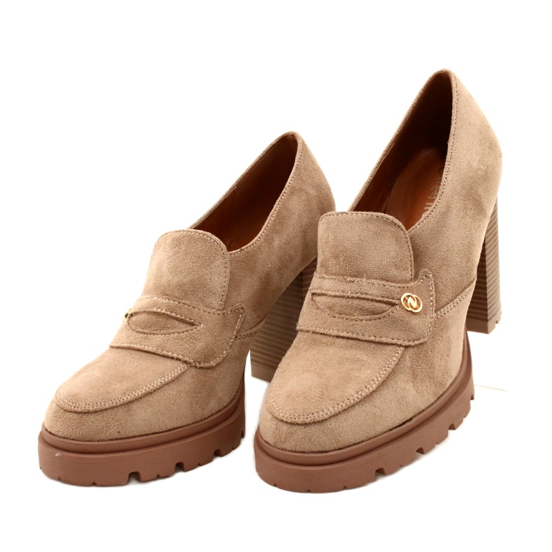 Evento Mocasines de moda en la plataforma y barra beige. 3