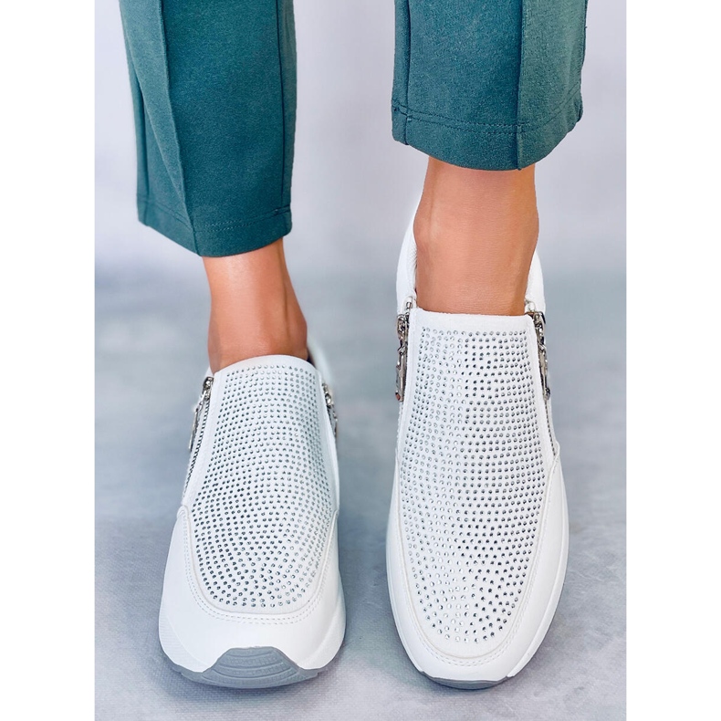 BM zapatillas blancas Atwood con cuña blanco 1