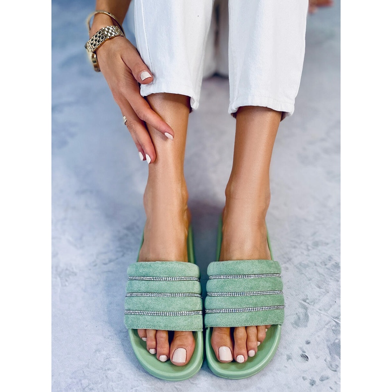 BM Chanclas Lynne Green con pedrería verde 2