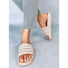 BM Chanclas Lynne Beige con pedrería 2