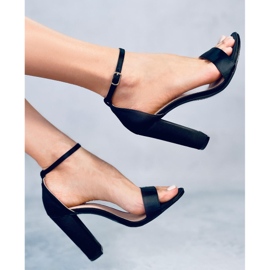 Sandalias en el puesto Ranae Negro 3