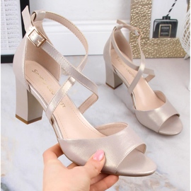 Sandalias de mujer elegantes en dorado satinado en el puesto Sergio Leone SK862 4