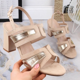 Sandalias beige de mujer en el puesto Vinceza 17271 4
