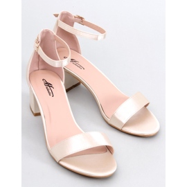 BM Sandalias de tacón bajo de Clarence Apricot beige 1