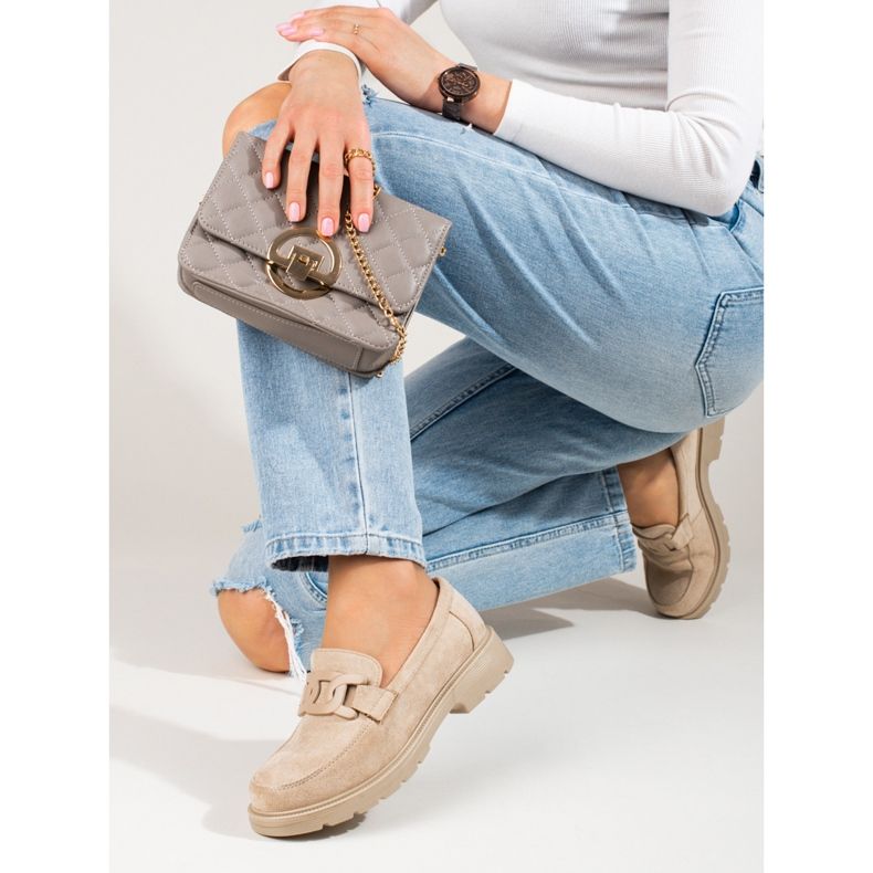 Mocasines mujer ante beige con cadena Shelovet 1