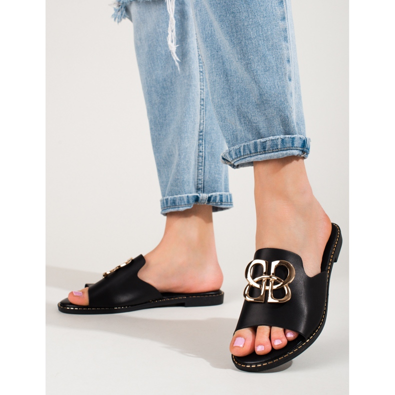 Elegantes chanclas negras con hebilla shelovet negro 1