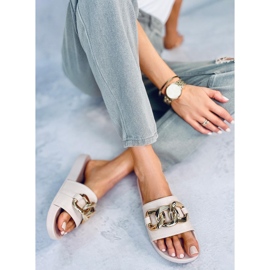 Zapatillas beige con cadena CK203 Beige 4