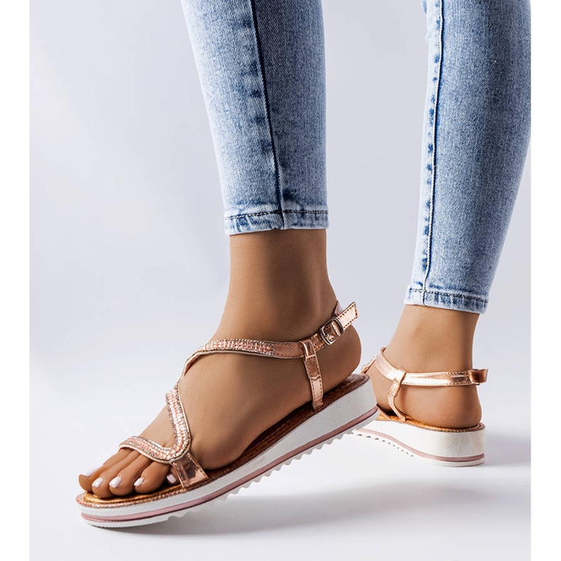 Sandalias rosas decoradas con pedrería Orville 1