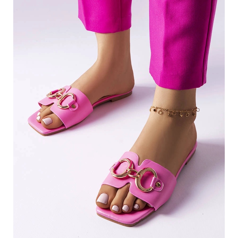 Chanclas rosas elegantes con cadena de Corbin rosado 1 Chanclas rosas elegantes con cadena de Corbin rosado 1