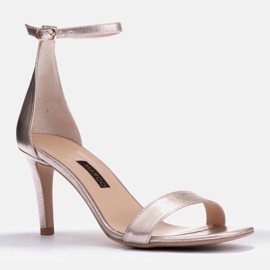 Marco Shoes Sandalias elegantes hechas de cuero dorado 3