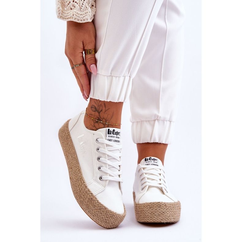 Zapatillas de deporte trenzadas de moda Lee Cooper LCW-23-31-1796L Blanco 1