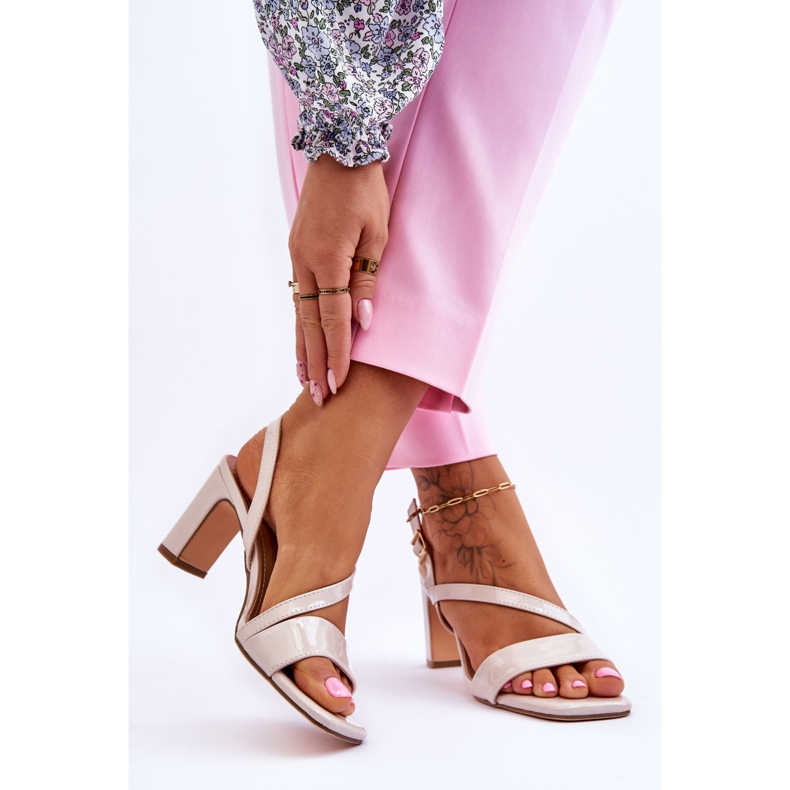 Sandalias Mujer Lacadas Con Tacón Beige Carrie 2