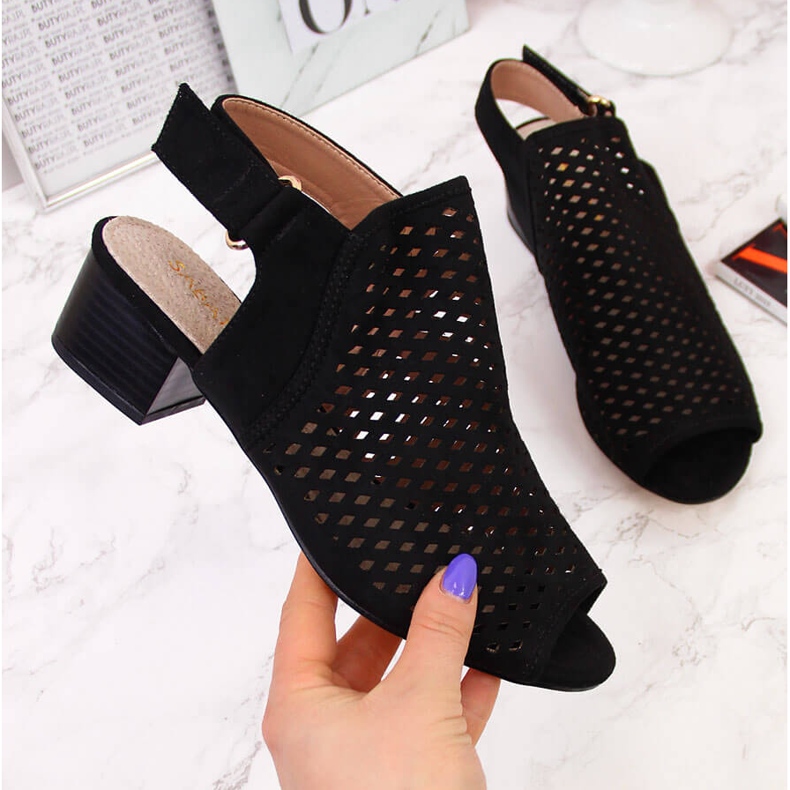 Sandalias mujer caladas negras Sabatina DM19-27 negro 2