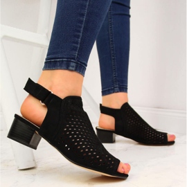 Sandalias mujer caladas negras Sabatina DM19-27 negro 6
