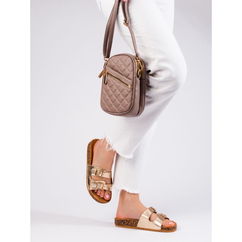 Chanclas de mujer Shelovet doradas con hebilla dorado 2